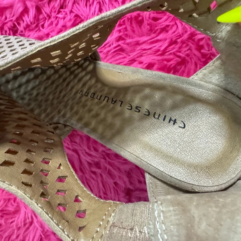 Chinese Laundry Tan Wedge Shoes with Urban-Chic Design - women’s‎ size 9
